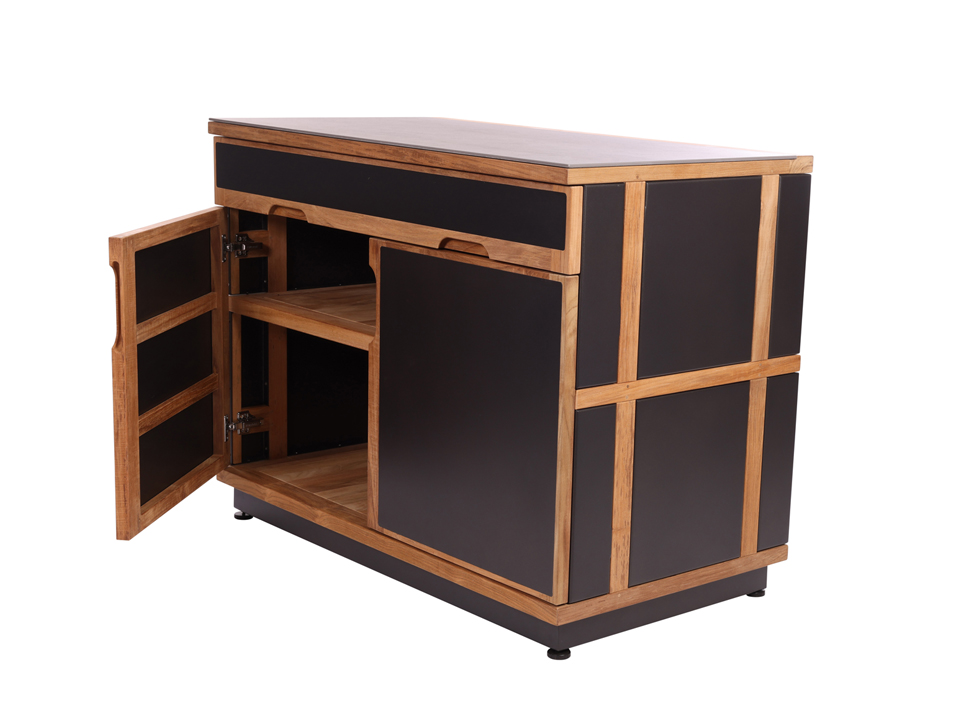 Outdoor Serving and Barbecue Centre